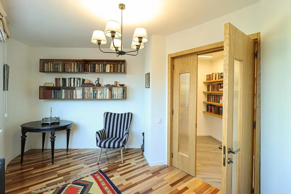 Elegant 2Br In Old Tbilisi - By Wehost Lägenhet