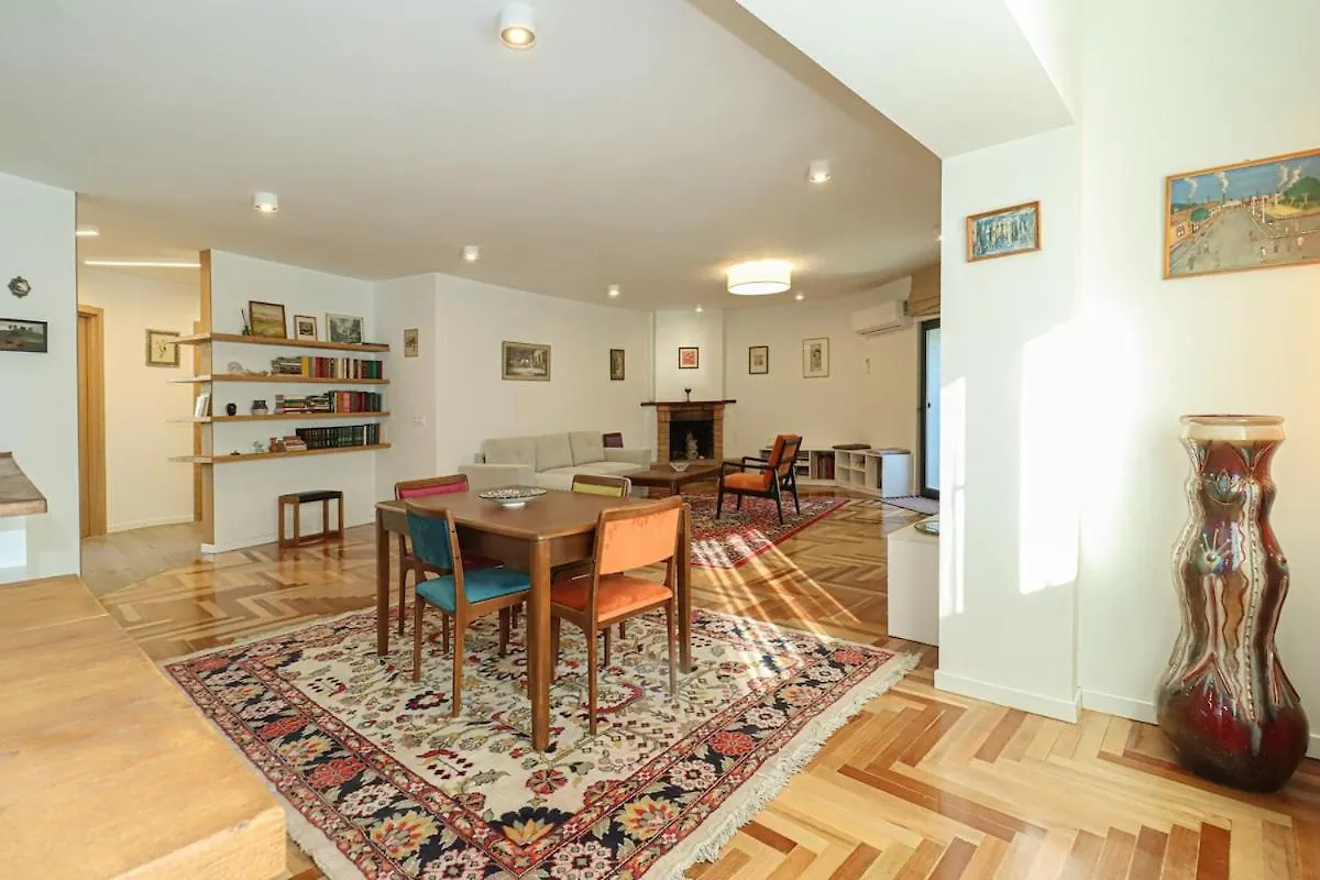 Elegant 2Br In Old Tbilisi - By Wehost Lägenhet